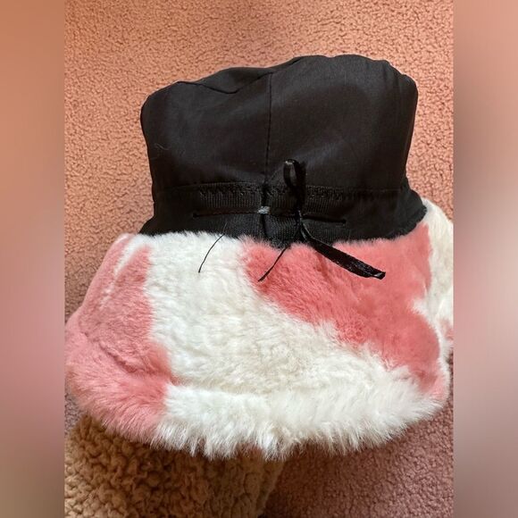 Y2K pink and white furry bucket hat - Picture 5 of 5